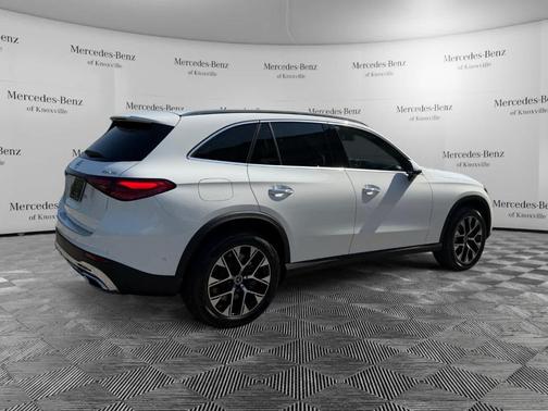 2026 Mercedes-Benz GLC 350e 