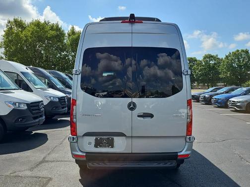2025 Mercedes-Benz Sprinter 2500 144 WB Standard Roof Passenger