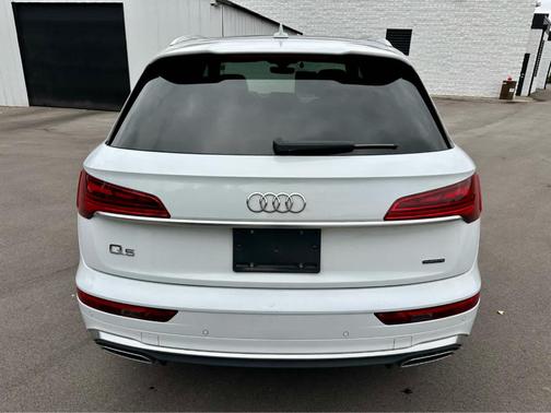 2022 Audi Q5 45 S line quattro Premium