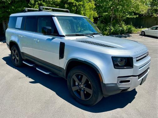 Hakuba Silver 2024 Land Rover Defender 130 S