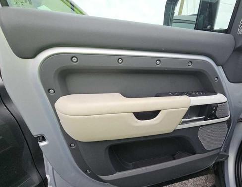 Hakuba Silver 2024 Land Rover Defender 130 S