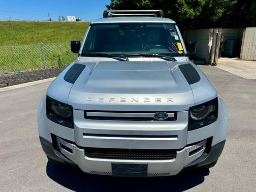 Hakuba Silver 2024 Land Rover Defender 130 S