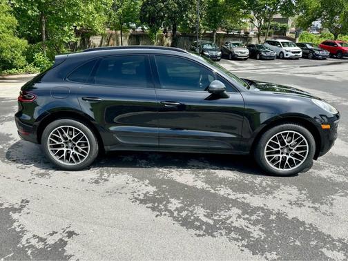 Jet Black Metallic 2017 Porsche Macan S