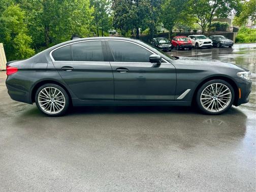 Carbon Black Metallic 2020 BMW 530 i xDrive