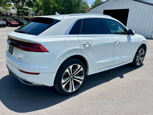 Glacier White Metallic 2019 Audi Q8 Prestige