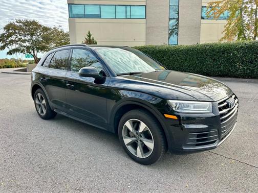 2020 Audi Q5 45 Titanium Premium