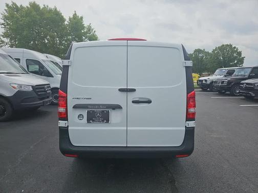 2022 Mercedes-Benz Metris Base
