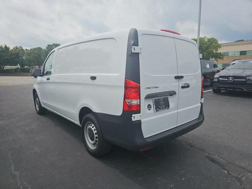 2022 Mercedes-Benz Metris Base