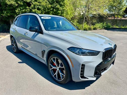 Gray 2024 BMW X5 M60i
