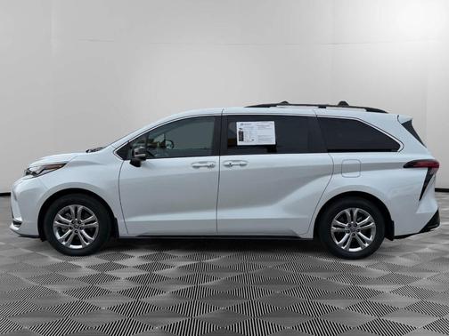 2023 Toyota Sienna XSE 25th Anniversary