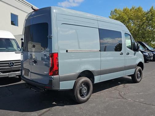 2026 Mercedes-Benz Sprinter 2500 Standard Roof