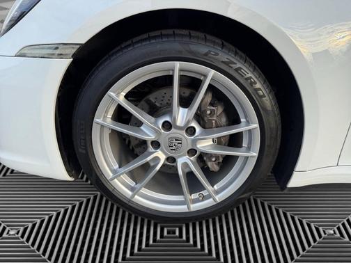 2021 Porsche 911 Carrera