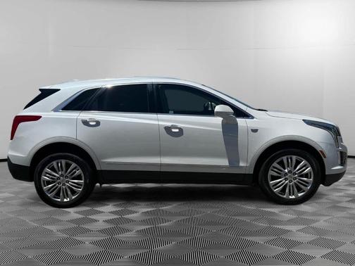 Crystal White Tri-Coat 2017 Cadillac XT5 Premium Luxury