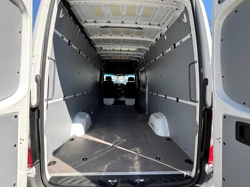 2023 Mercedes-Benz Sprinter 2500
