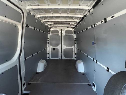 2023 Mercedes-Benz Sprinter 2500
