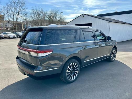 2022 Lincoln Navigator L Black Label