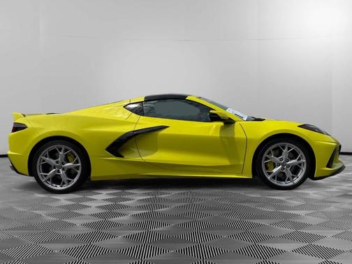 Accelerate Yellow Metallic 2020 Chevrolet Corvette Stingray w/2LT