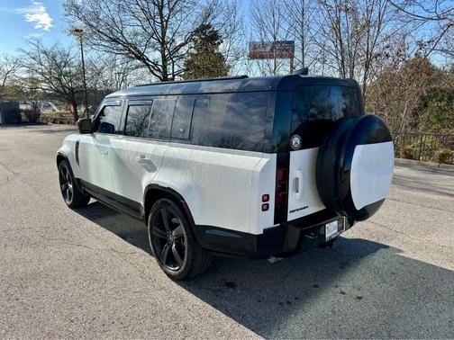 2024 Land Rover Defender P400 X-Dynamic SE