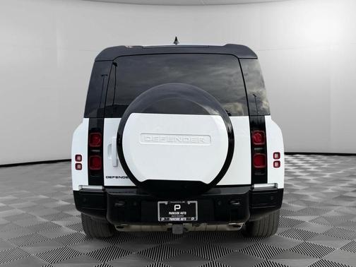 2024 Land Rover Defender P400 X-Dynamic SE