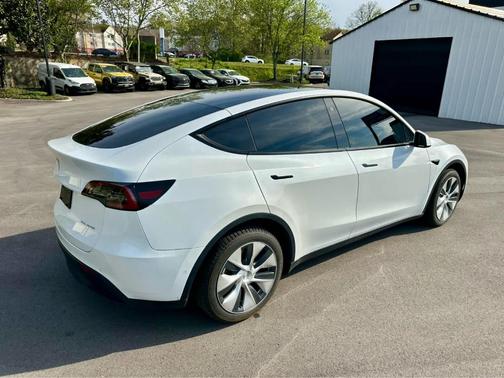 Pearl White Multi 2022 Tesla Model Y Long Range