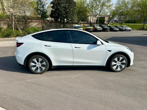 Pearl White Multi 2022 Tesla Model Y Long Range