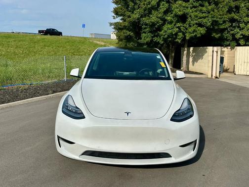 Pearl White Multi 2022 Tesla Model Y Long Range