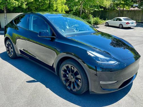 Black 2024 Tesla Model Y Long Range
