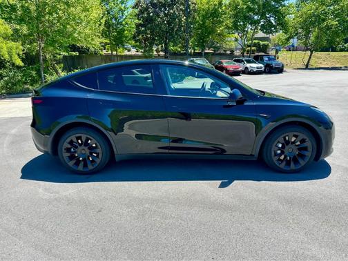Black 2024 Tesla Model Y Long Range