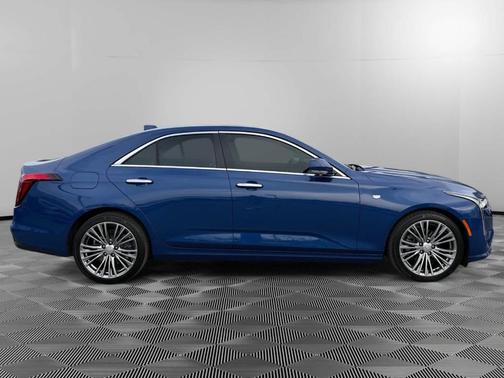 2023 Cadillac CT4 Premium Luxury