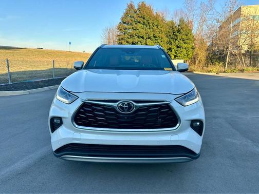 2024 Toyota Highlander Platinum