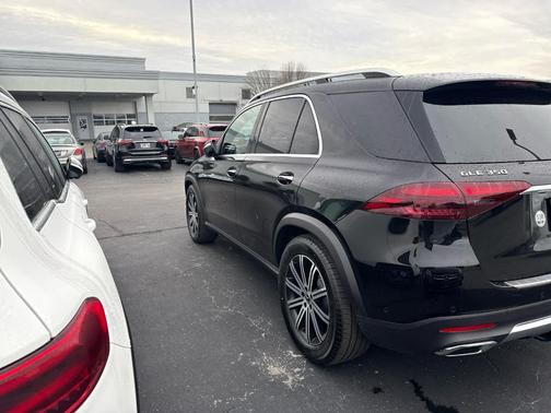 Obsidian Black Metallic 2026 Mercedes-Benz GLE 350 Base 4MATIC