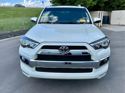 Blizzard Pearl 2017 Toyota 4Runner Limited