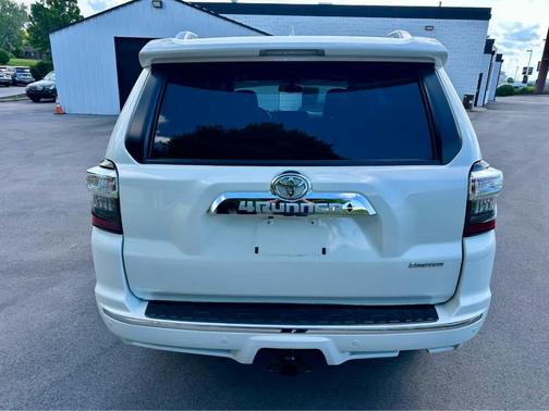 Blizzard Pearl 2017 Toyota 4Runner Limited