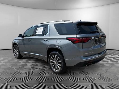 Sterling Gray Metallic 2023 Chevrolet Traverse Premier