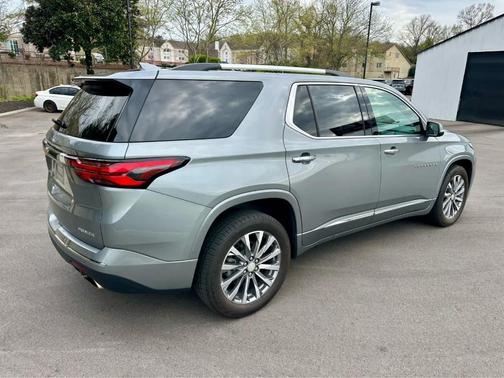 Sterling Gray Metallic 2023 Chevrolet Traverse Premier