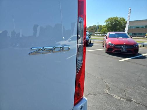 2025 Mercedes-Benz Sprinter 2500 