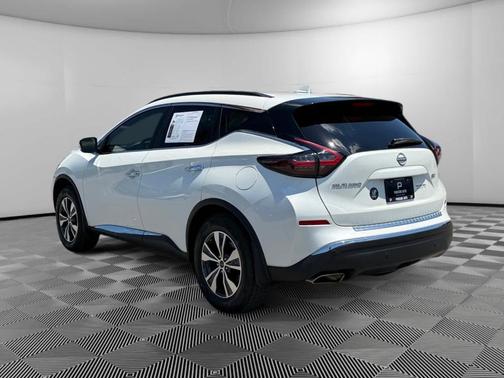 White 2023 Nissan Murano SV