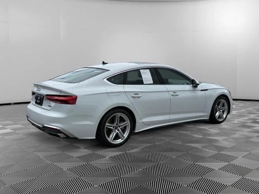Glacier White Metallic 2022 Audi A5 45 S line Premium