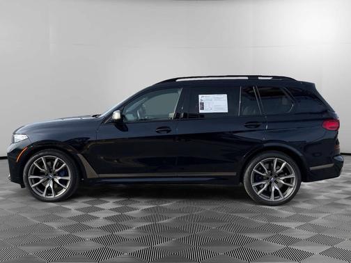 2022 BMW X7 M50i