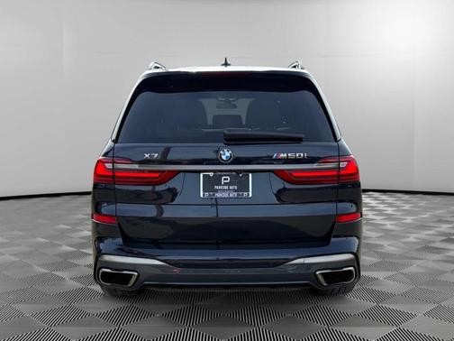 2022 BMW X7 M50i