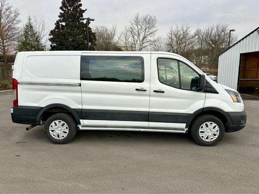 2024 Ford Transit-250 