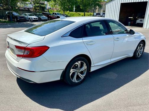 Platinum White Pearl 2019 Honda Accord EX-L