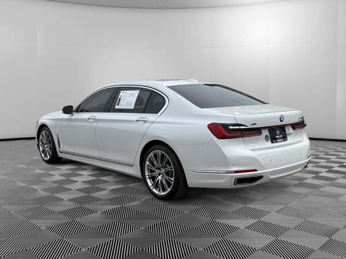 Mineral White Metallic 2020 BMW 740 i xDrive