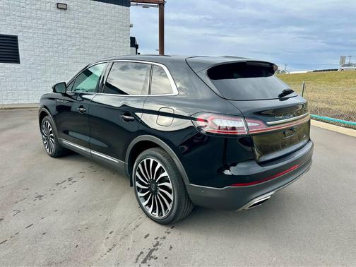 2022 Lincoln Nautilus Black Label