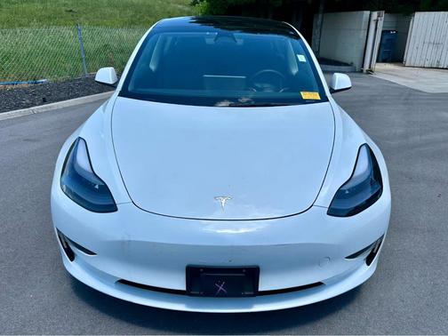 Pearl White Multi 2023 Tesla Model 3 Base