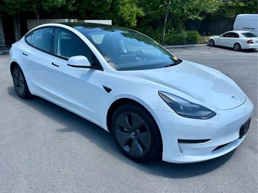 Pearl White Multi 2023 Tesla Model 3 Base