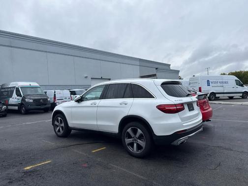 2018 Mercedes-Benz GLC 300 Base
