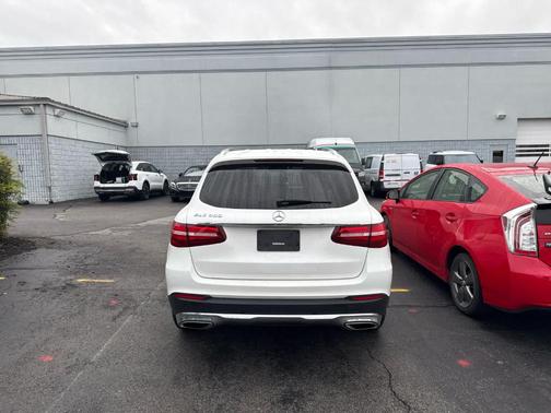 2018 Mercedes-Benz GLC 300 Base