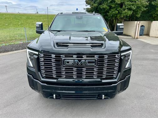 Onyx Black 2025 GMC Sierra 2500 Denali Ultimate