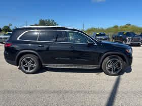 Obsidian Black Metallic 2025 Mercedes-Benz GLS 450 4MATIC